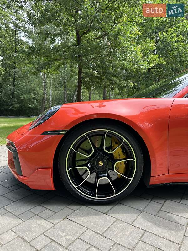 Кабріолет Porsche 911 2022 в Києві фото 12 Кабріолет Porsche 911 2022 в Києві