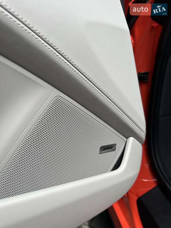 Кабріолет Porsche 911 2022 в Києві фото 23 Кабріолет Porsche 911 2022 в Києві