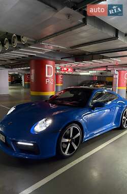 Купе Porsche 911 2021 в 
