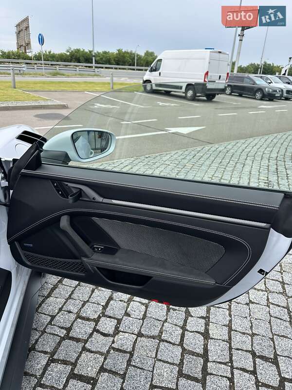 Купе Porsche 911 2024 в Киеве
