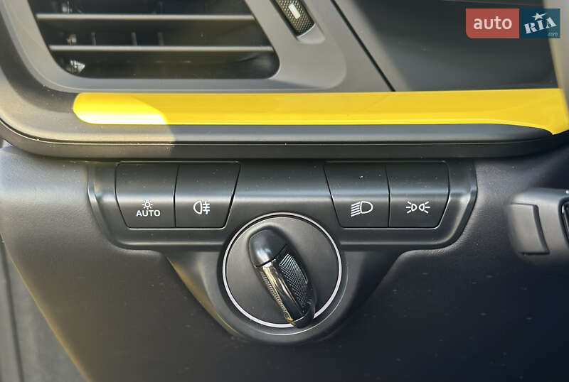 Купе Porsche 911 2022 в Киеве