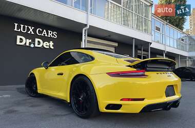 Купе Porsche 911 2017 в 