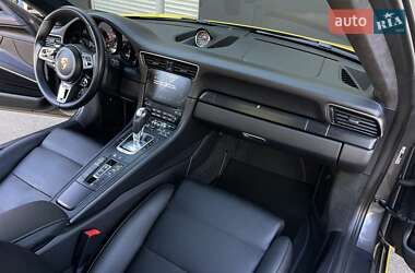 Купе Porsche 911 2017 в 