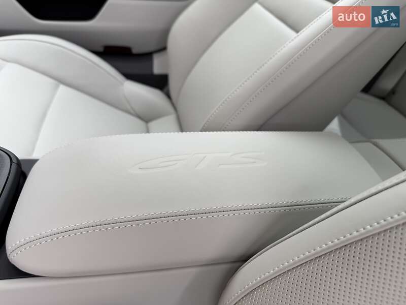 Купе Porsche 911 2023 в Львове