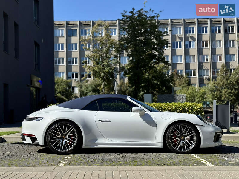 Кабриолет Porsche 911 2022 в Львове