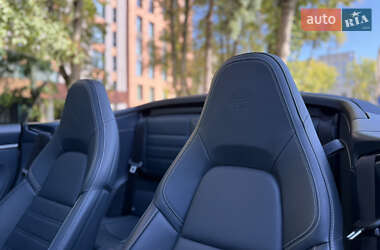 Кабриолет Porsche 911 2022 в 