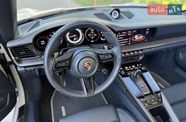 Кабриолет Porsche 911 2022 в 