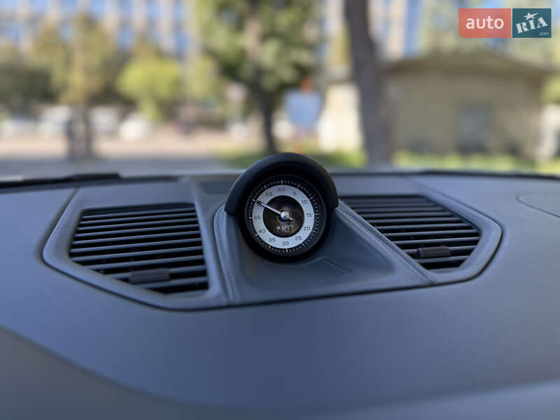 Кабриолет Porsche 911 2022 в Львове