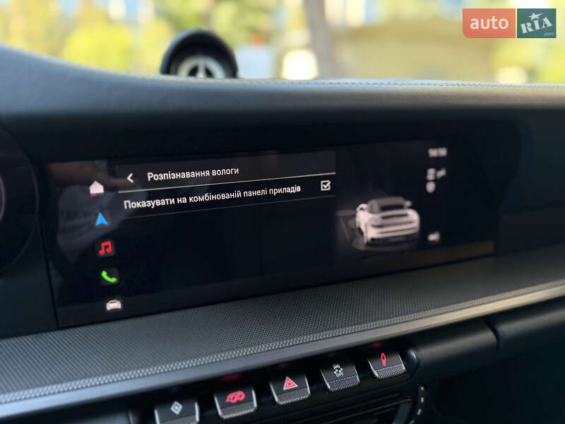 Кабриолет Porsche 911 2022 в Львове