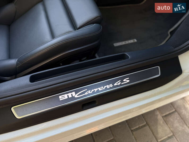 Кабриолет Porsche 911 2022 в Львове