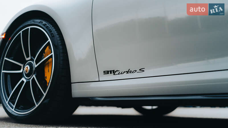 Кабріолет Porsche 911 2022 в Києві