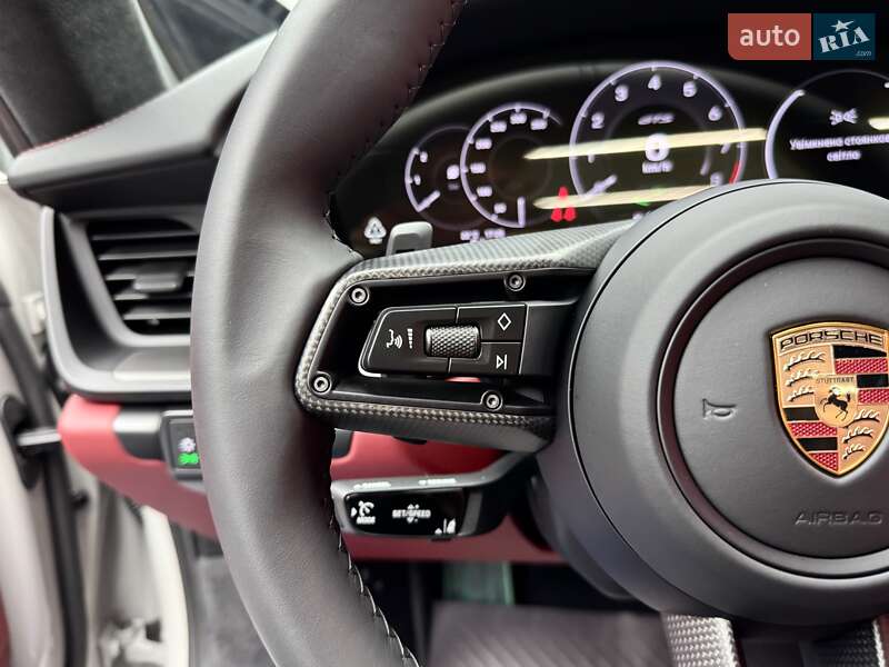 Купе Porsche 911 2025 в Києві фото 30 Купе Porsche 911 2025 в Києві