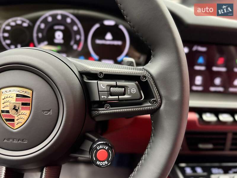 Купе Porsche 911 2025 в Києві фото 31 Купе Porsche 911 2025 в Києві