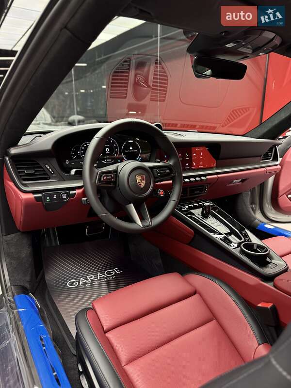 Купе Porsche 911 2025 в Києві фото 28 Купе Porsche 911 2025 в Києві