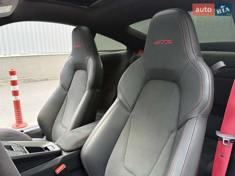 Купе Porsche 911 2023 в Киеве фото 45 Купе Porsche 911 2023 в Киеве