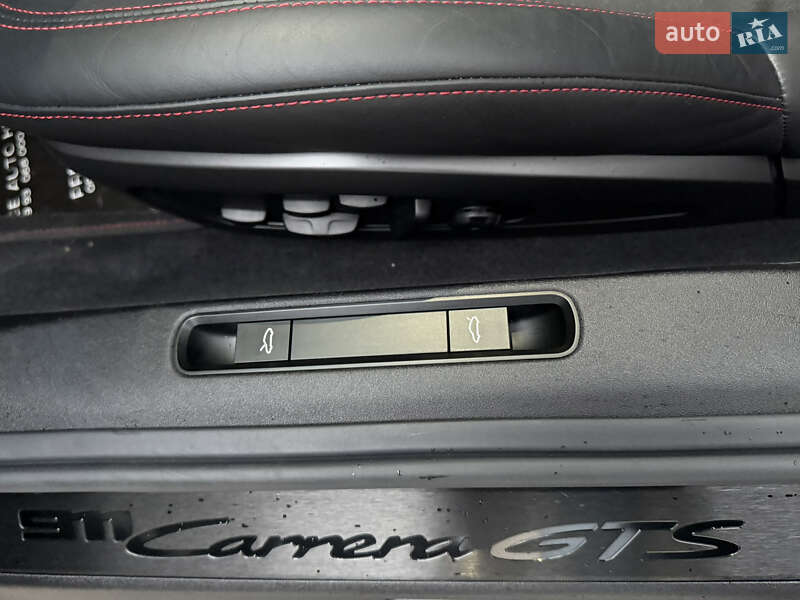 Купе Porsche 911 2023 в Киеве фото 48 Купе Porsche 911 2023 в Киеве