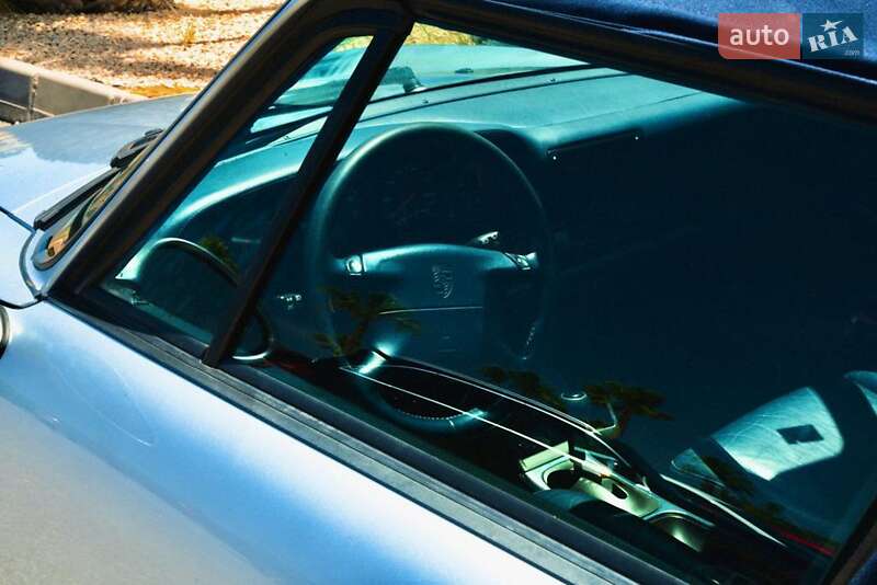Кабріолет Porsche 911 1995 в Києві