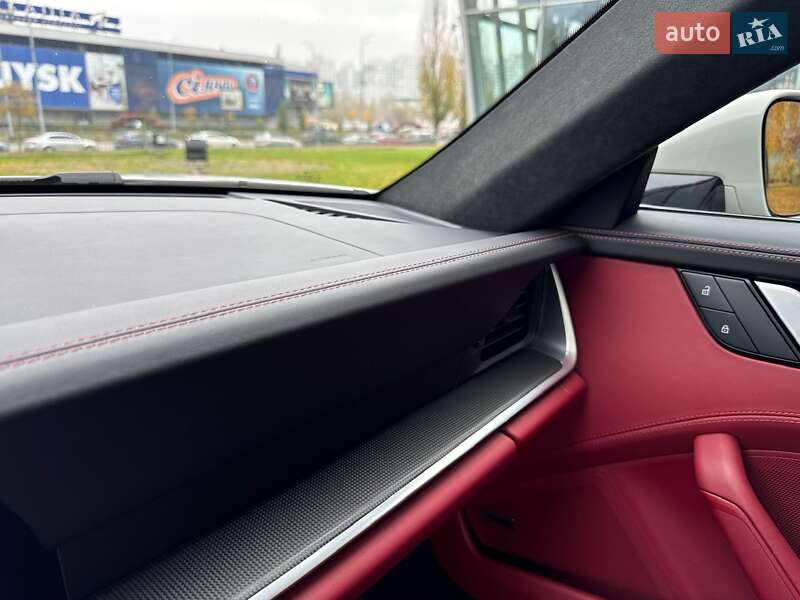 Купе Porsche 911 2024 в Києві фото 74 Купе Porsche 911 2024 в Києві