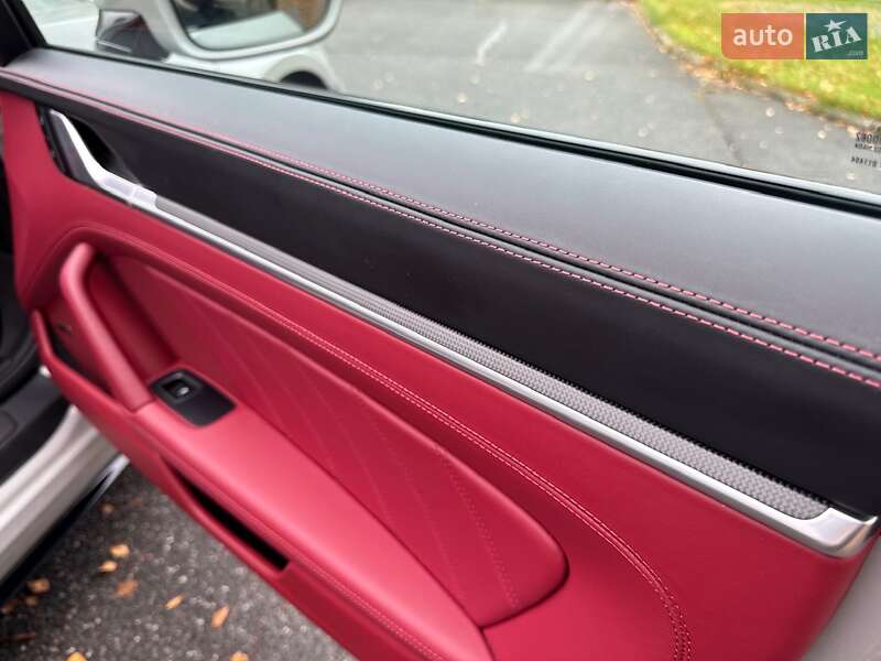 Купе Porsche 911 2024 в Києві фото 82 Купе Porsche 911 2024 в Києві