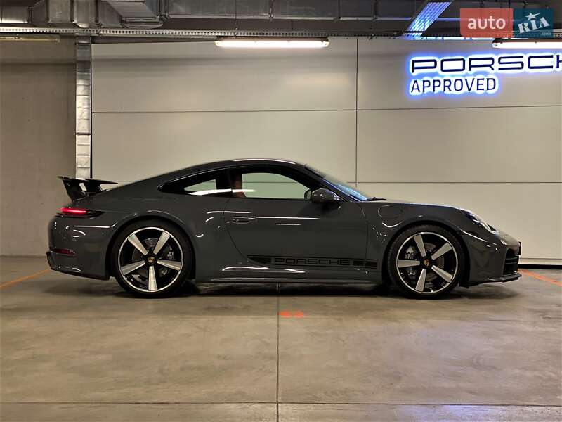 Купе Porsche 911 2025 в Киеве