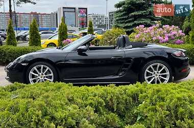 Родстер Porsche Boxster 2017 в 
