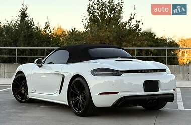 Родстер Porsche Boxster 2018 в 