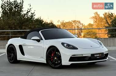 Родстер Porsche Boxster 2018 в 