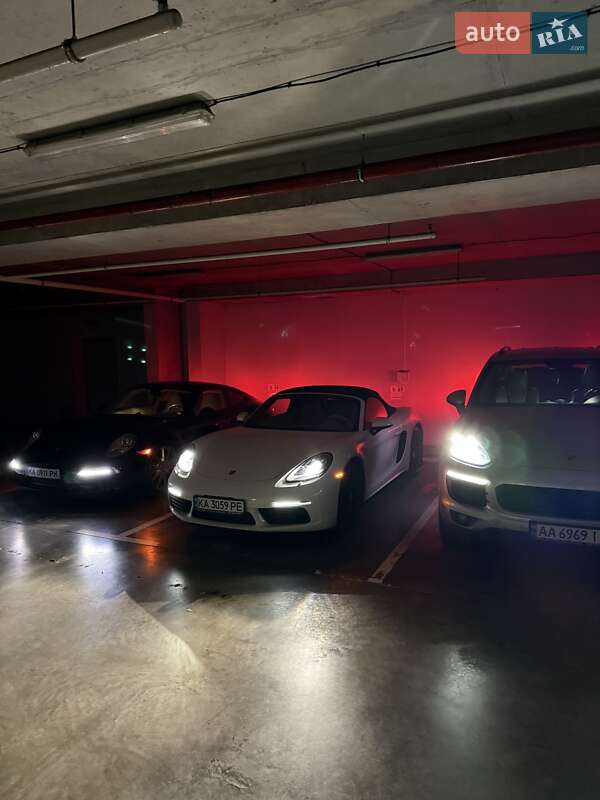 Родстер Porsche Boxster 2016 в Киеве