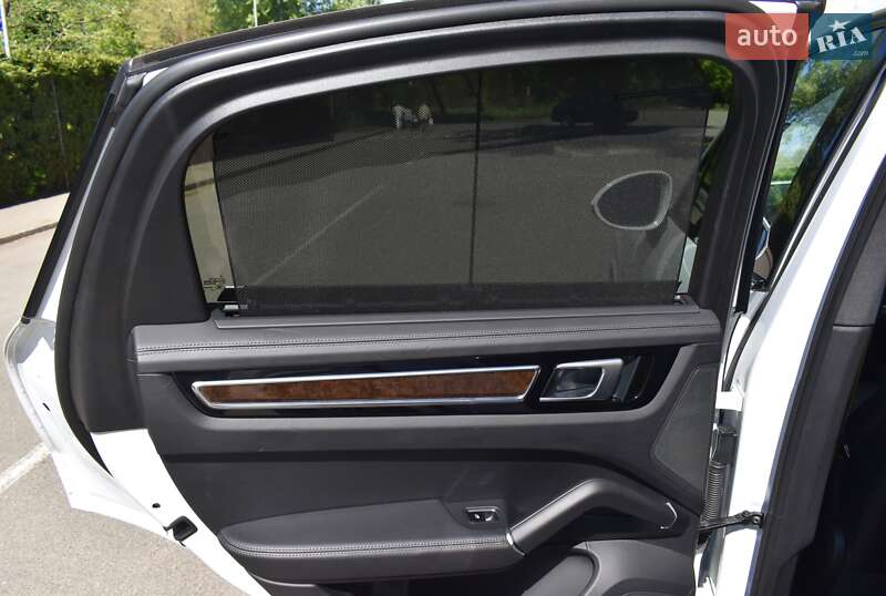 Внедорожник / Кроссовер Porsche Cayenne Coupe 2019 в Киеве фото 17 Внедорожник / Кроссовер Porsche Cayenne Coupe 2019 в Киеве