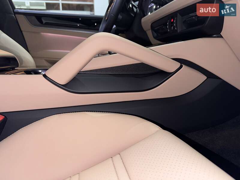 Внедорожник / Кроссовер Porsche Cayenne Coupe 2023 в Одессе