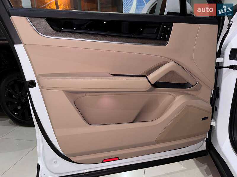 Внедорожник / Кроссовер Porsche Cayenne Coupe 2023 в Одессе