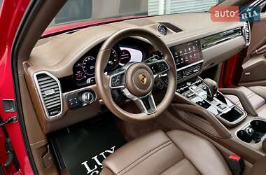 Позашляховик / Кросовер Porsche Cayenne Coupe 2021 в 