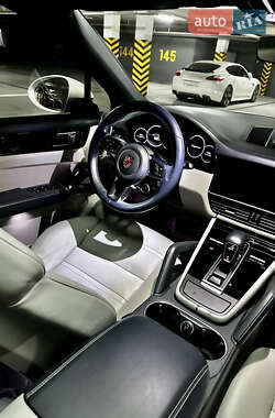 Внедорожник / Кроссовер Porsche Cayenne Coupe 2019 в 