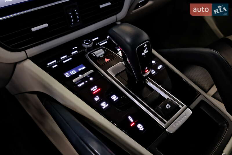 Внедорожник / Кроссовер Porsche Cayenne Coupe 2021 в Одессе