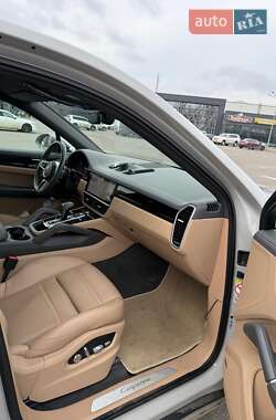 Внедорожник / Кроссовер Porsche Cayenne Coupe 2020 в 