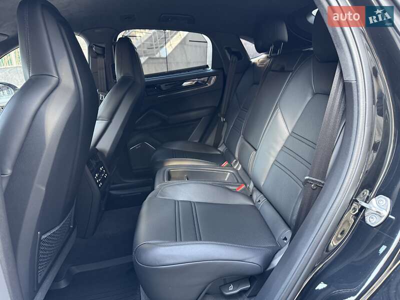 Внедорожник / Кроссовер Porsche Cayenne Coupe 2023 в Киеве