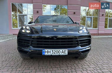 Внедорожник / Кроссовер Porsche Cayenne Coupe 2021 в 