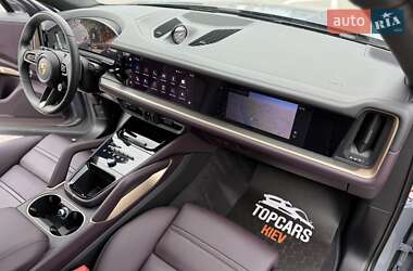 Позашляховик / Кросовер Porsche Cayenne Coupe 2023 в 