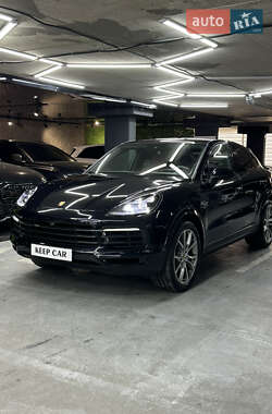 Позашляховик / Кросовер Porsche Cayenne Coupe 2021 в 