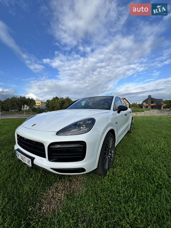 Позашляховик / Кросовер Porsche Cayenne Coupe 2020 в 