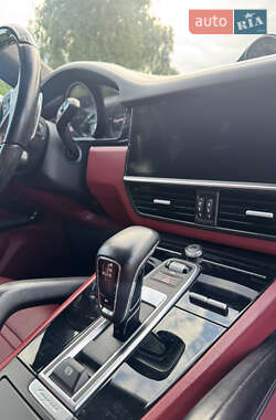Позашляховик / Кросовер Porsche Cayenne Coupe 2020 в 