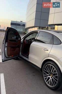 Позашляховик / Кросовер Porsche Cayenne Coupe 2021 в 