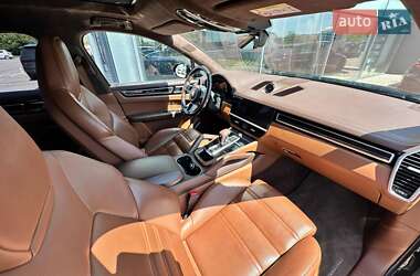 Позашляховик / Кросовер Porsche Cayenne Coupe 2021 в 