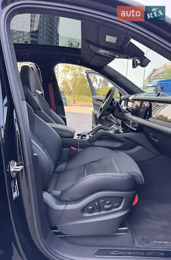Внедорожник / Кроссовер Porsche Cayenne Coupe 2024 в 