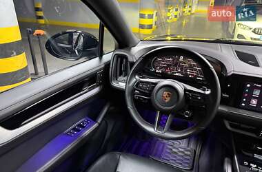 Внедорожник / Кроссовер Porsche Cayenne Coupe 2023 в 