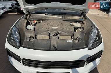 Внедорожник / Кроссовер Porsche Cayenne Coupe 2021 в 