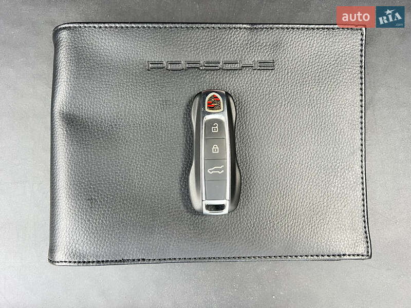 Внедорожник / Кроссовер Porsche Cayenne Coupe 2023 в Киеве