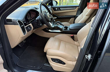 Внедорожник / Кроссовер Porsche Cayenne Coupe 2021 в 