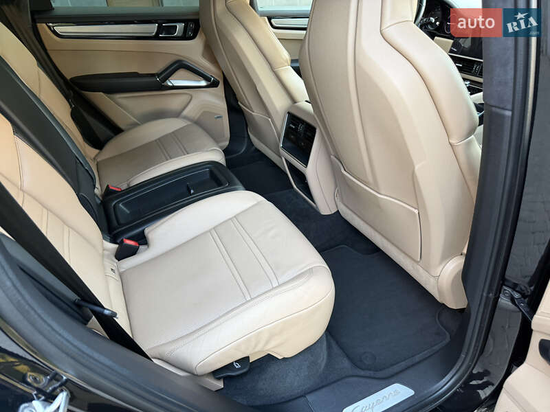Внедорожник / Кроссовер Porsche Cayenne Coupe 2021 в Киеве фото 21 Внедорожник / Кроссовер Porsche Cayenne Coupe 2021 в Киеве