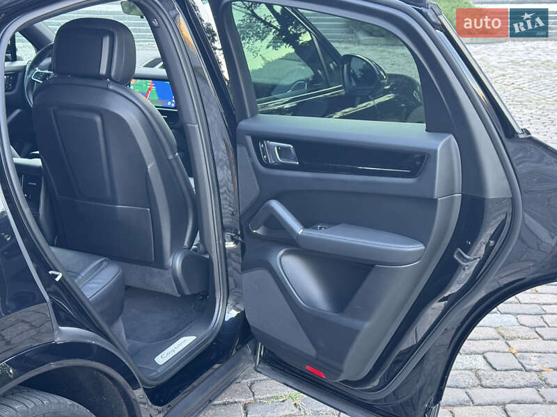 Внедорожник / Кроссовер Porsche Cayenne Coupe 2021 в Киеве фото 21 Внедорожник / Кроссовер Porsche Cayenne Coupe 2021 в Киеве